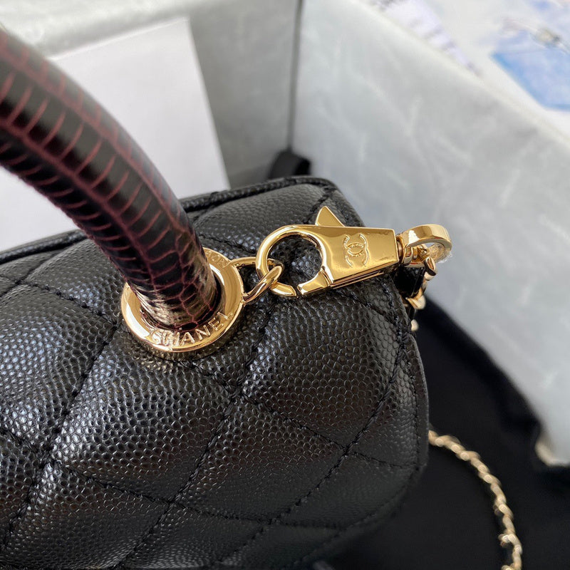 Dragons Bags Detail