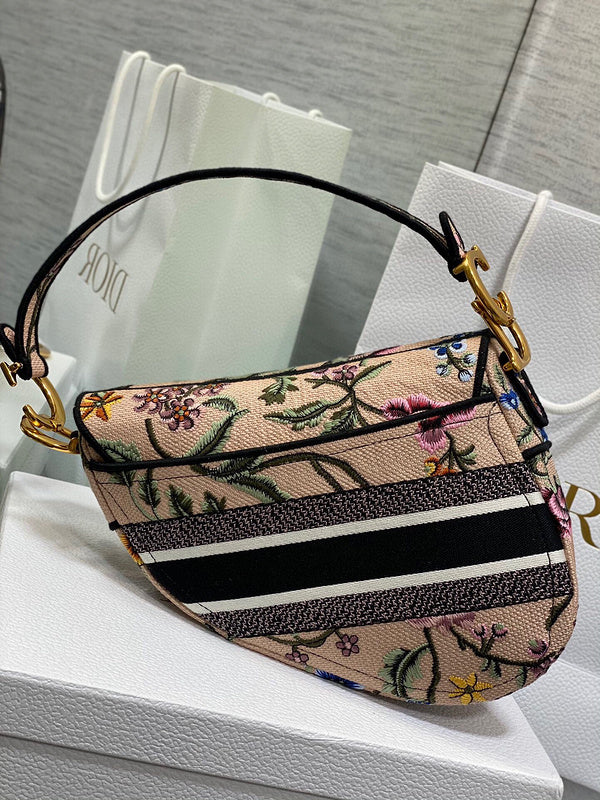 Dragons Bags Detail