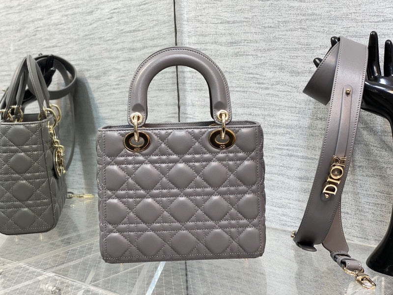 Dragons Bags Detail