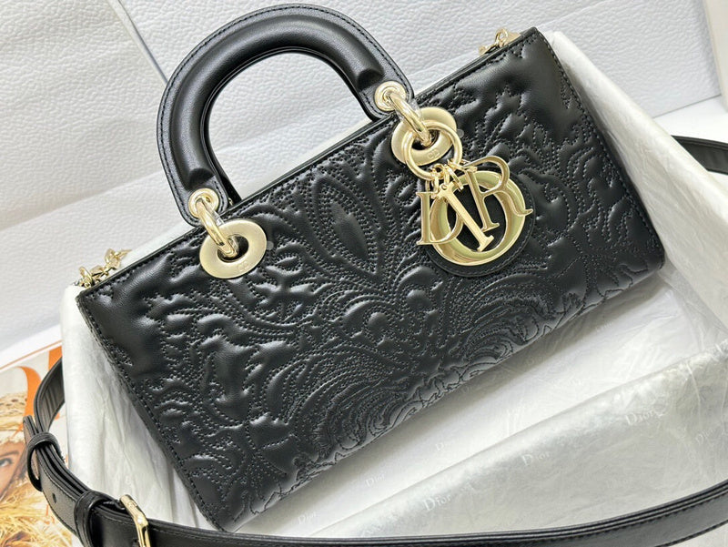 Dragons Bags Detail