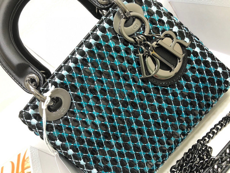 Dragons Bags Detail
