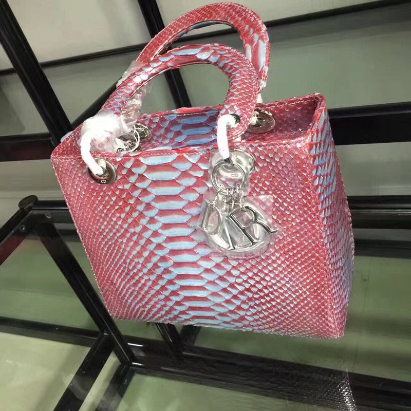 Dragons Bags Detail