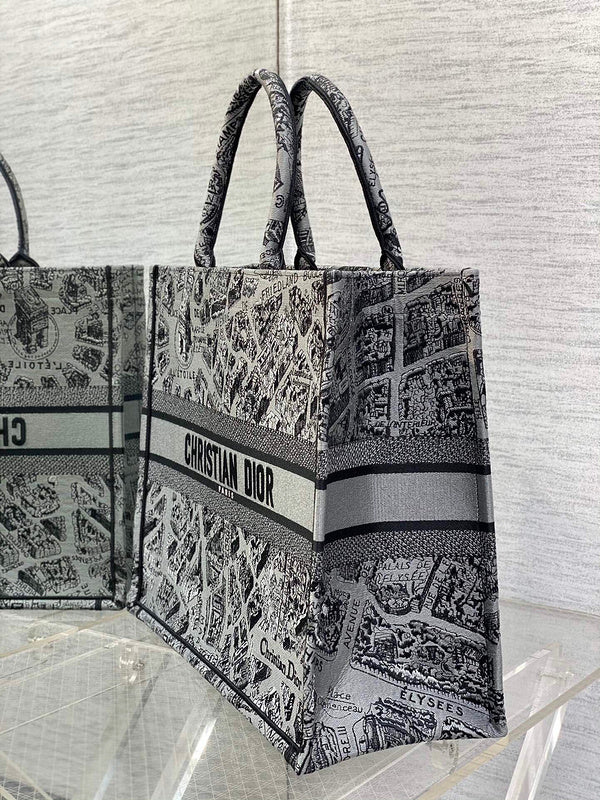 Dragons Bags Detail