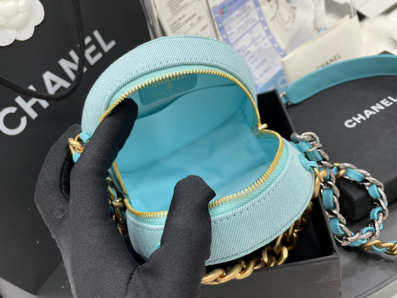 Dragons Bags Detail