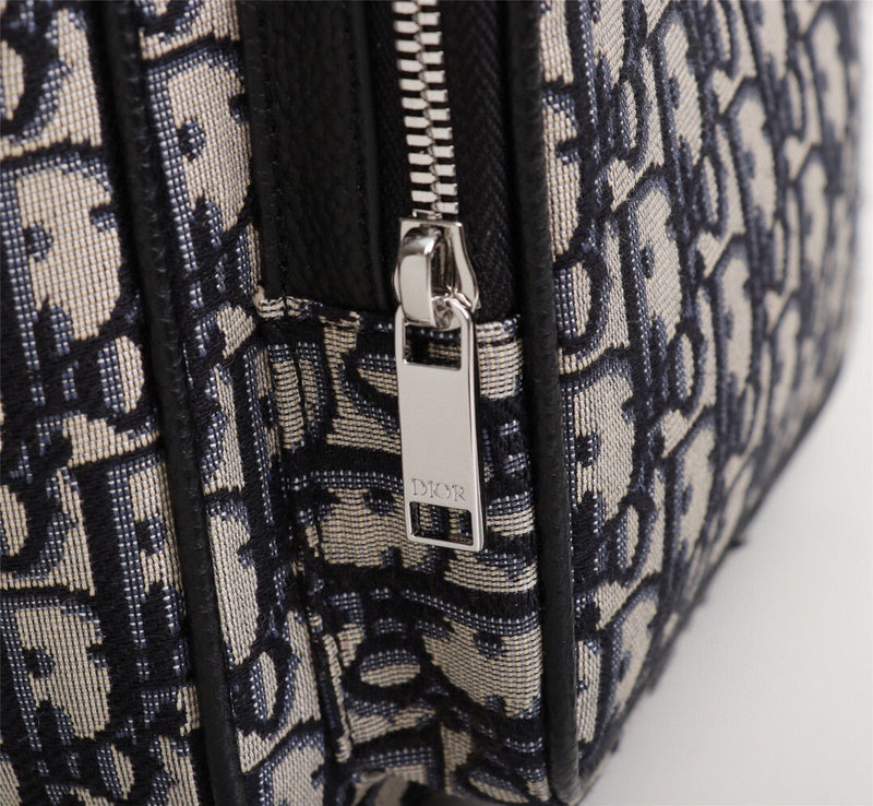 Dragons Bags Detail