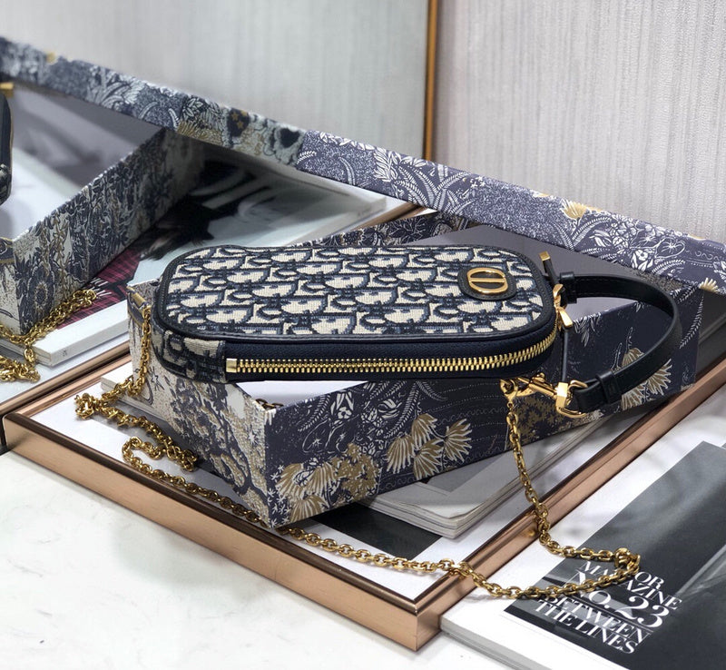 Dragons Bags Detail