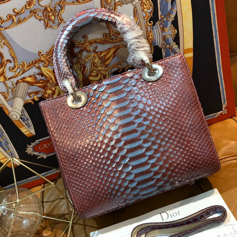 Dragons Bags Detail
