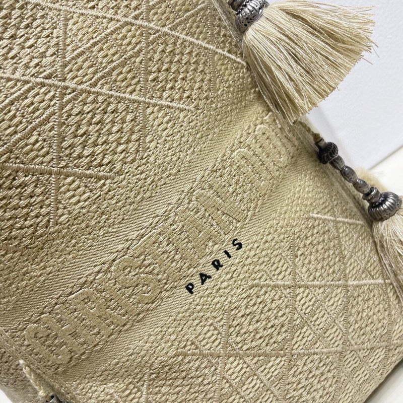 Dragons Bags Detail