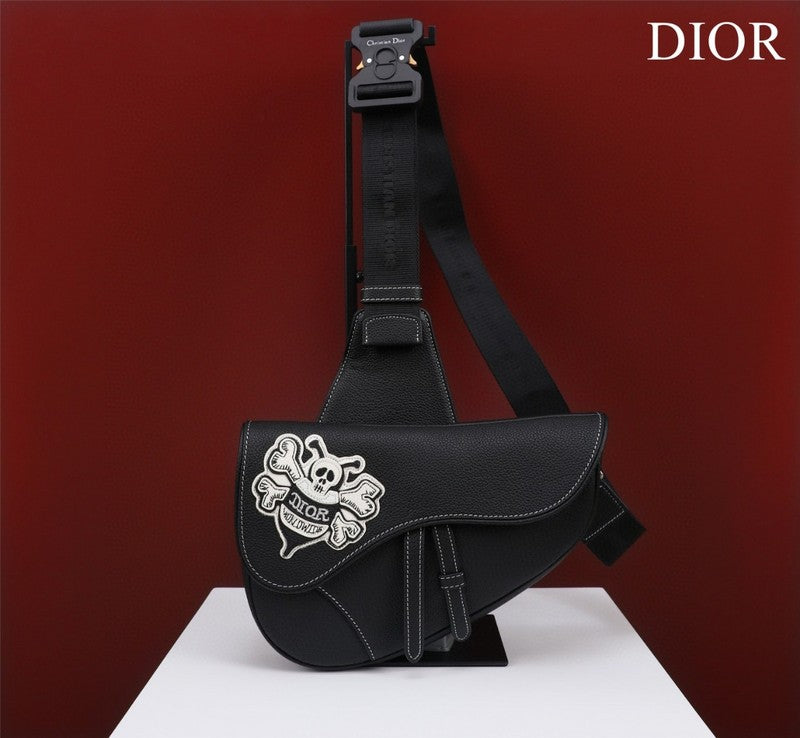 Dragons Bags Detail