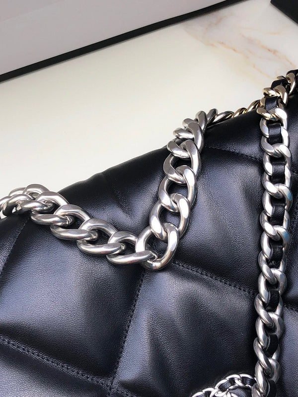 Dragons Bags Detail