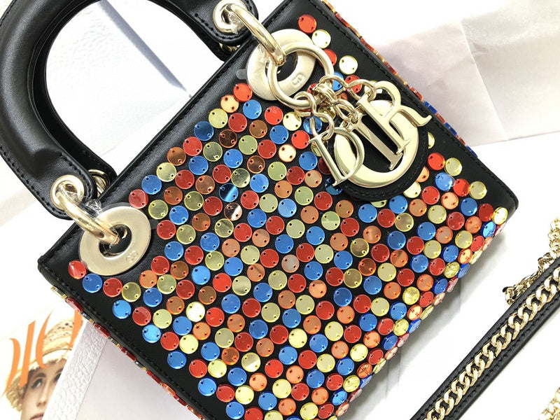 Dragons Bags Detail