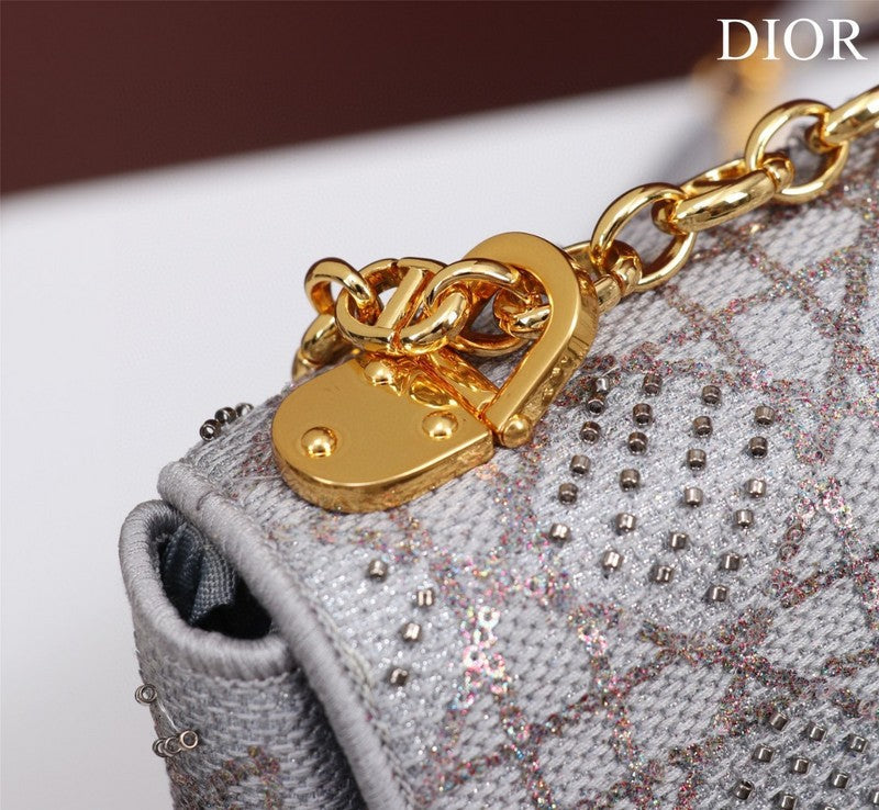 Dragons Bags Detail