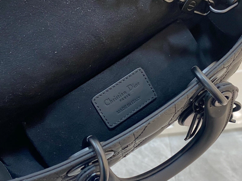 Dragons Bags Detail