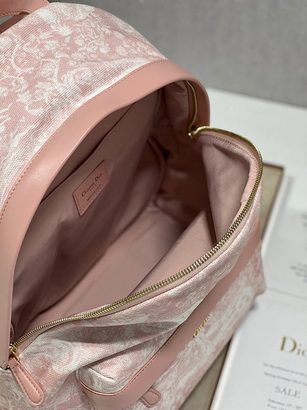 Dragons Bags Detail