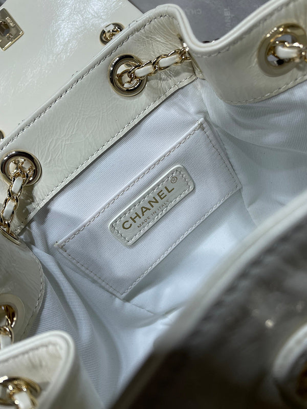 Dragons Bags Detail