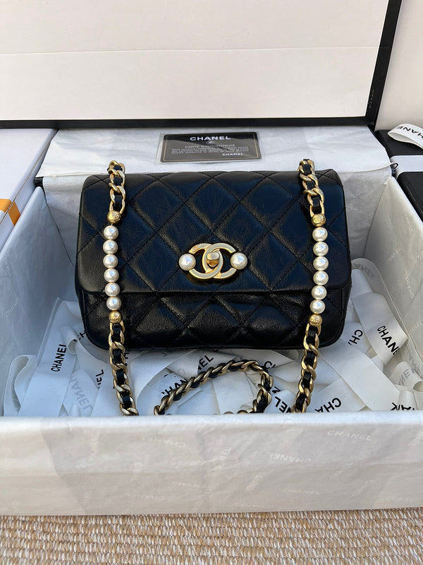 Dragons Bags Detail