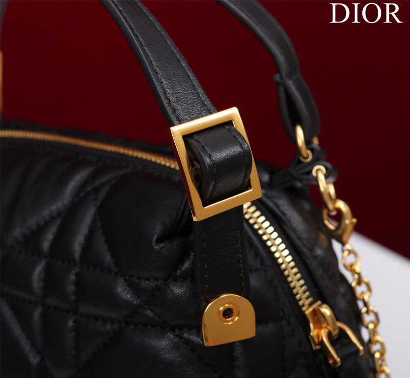 Dragons Bags Detail