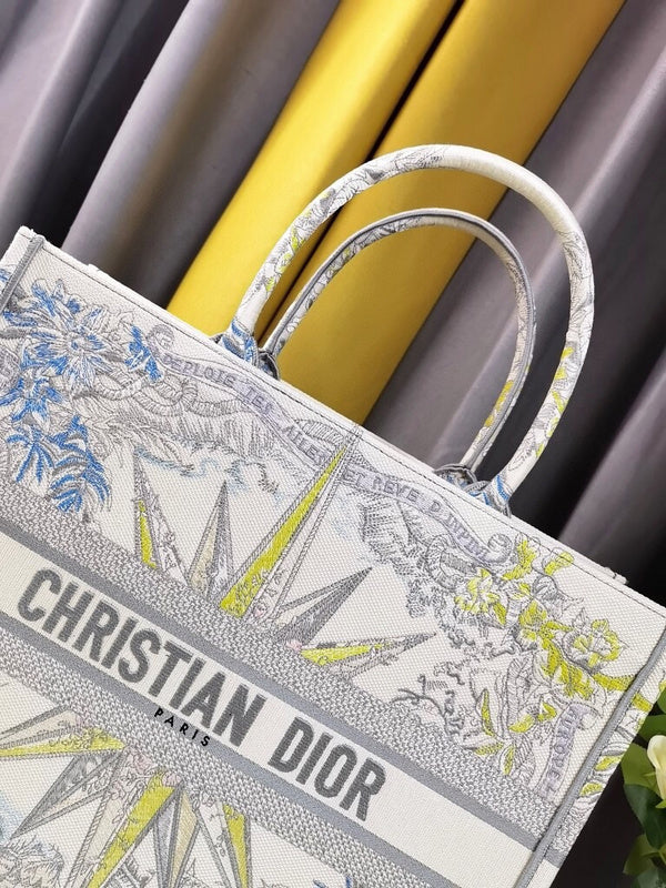 Dragons Bags Detail