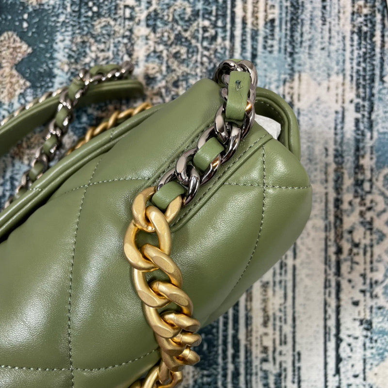 Dragons Bags Detail