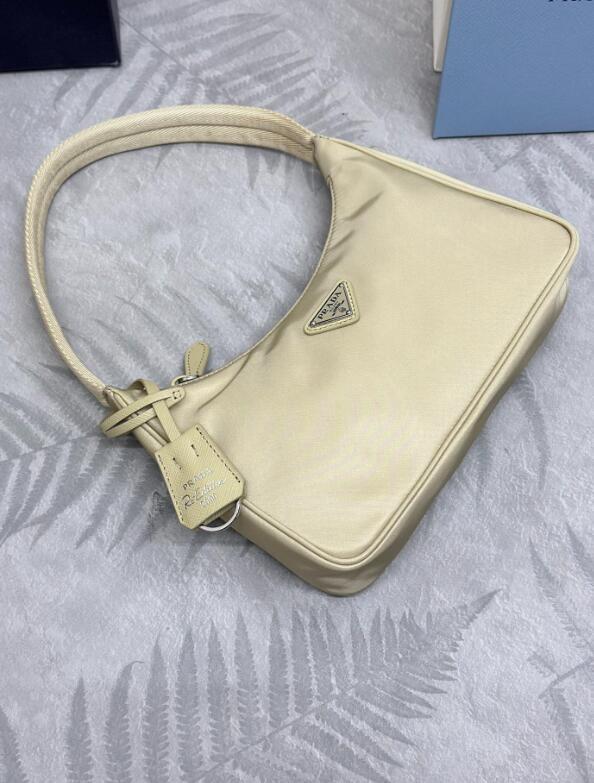 Dragons Bags Bags

 - PD Bags - 003