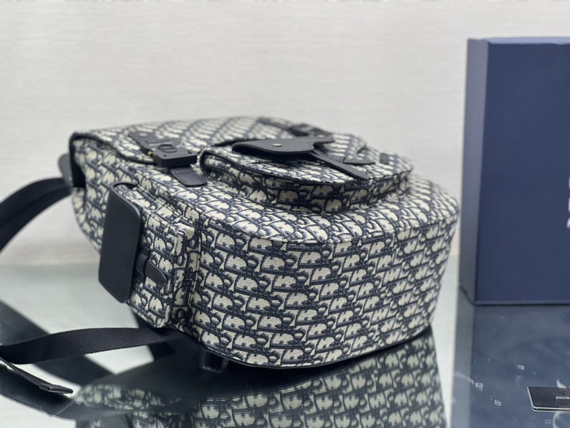 Dragons Bags Detail