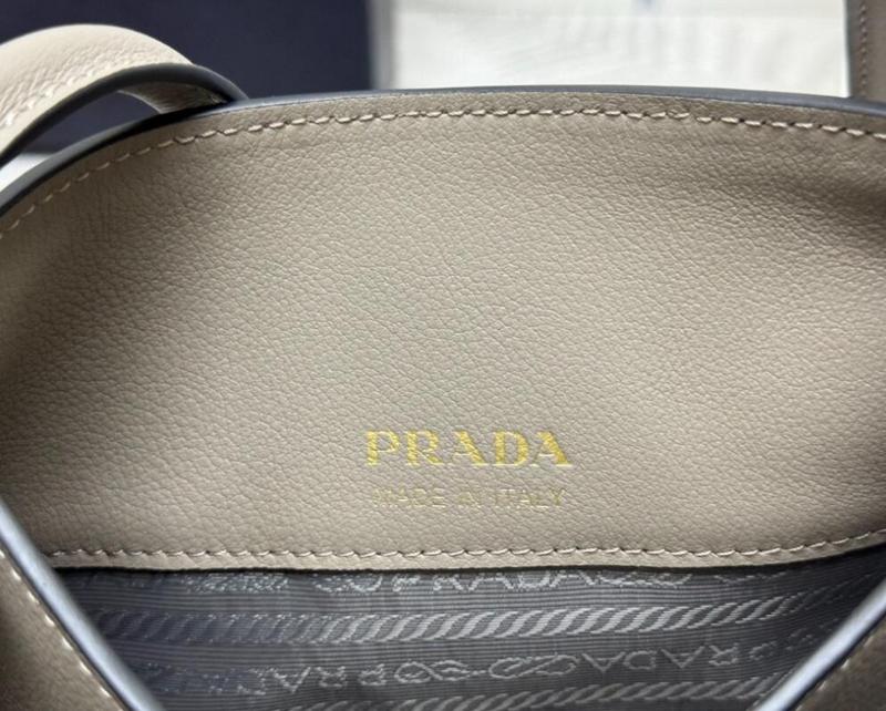 Dragons Bags Bags

 - PD Bags - 038