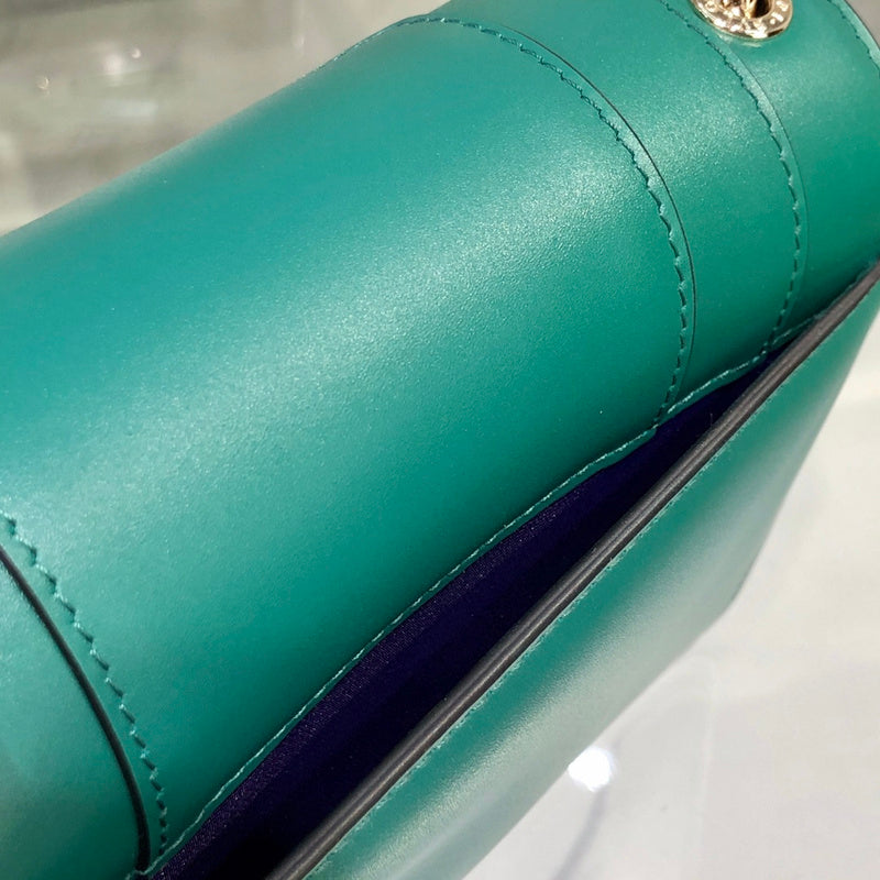 Dragons Bags Detail