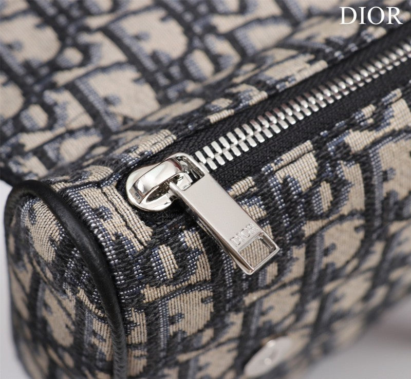 Dragons Bags Detail