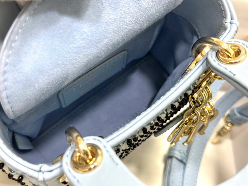 Dragons Bags Detail