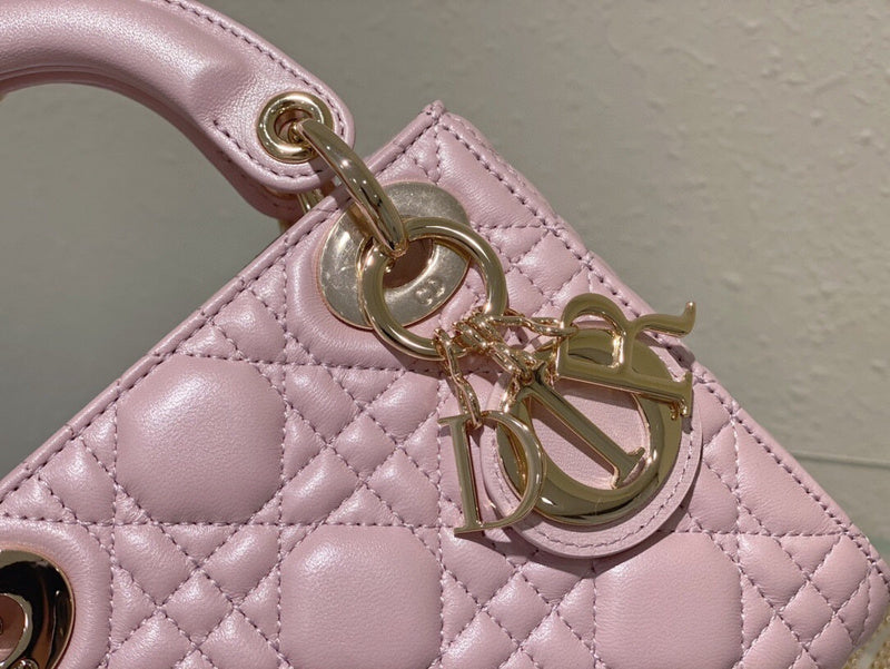 Dragons Bags Detail