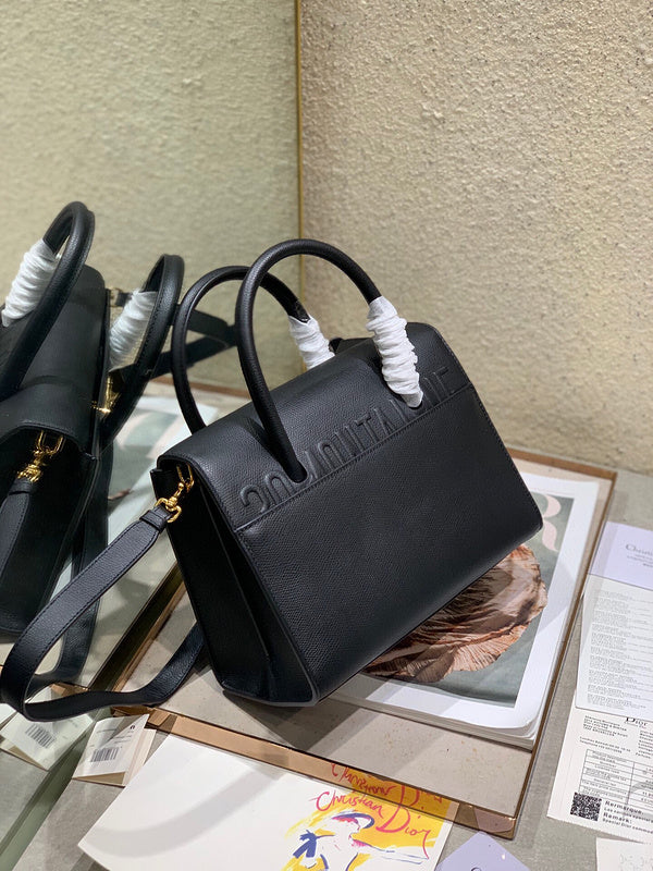 Dragons Bags Detail
