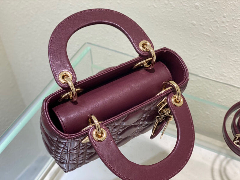 Dragons Bags Detail