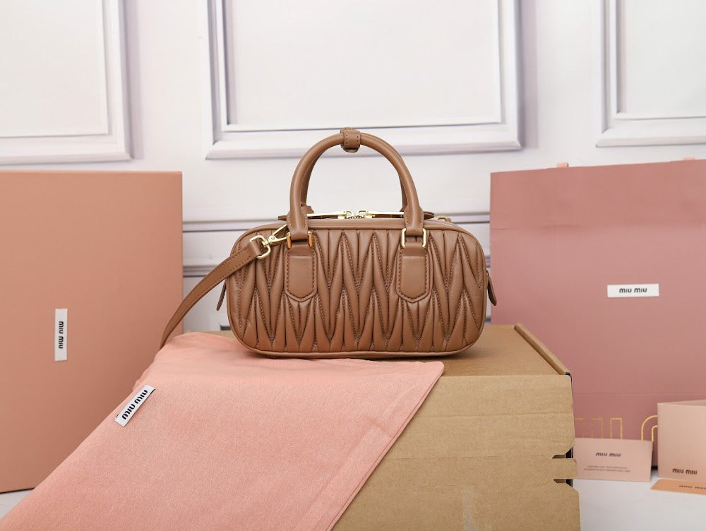 Dragons Bags Miun Miun Luxury Bag --122502