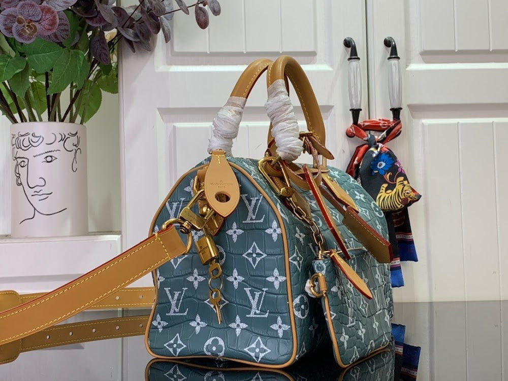 Dragons Bags ln Luxury Bag --97165