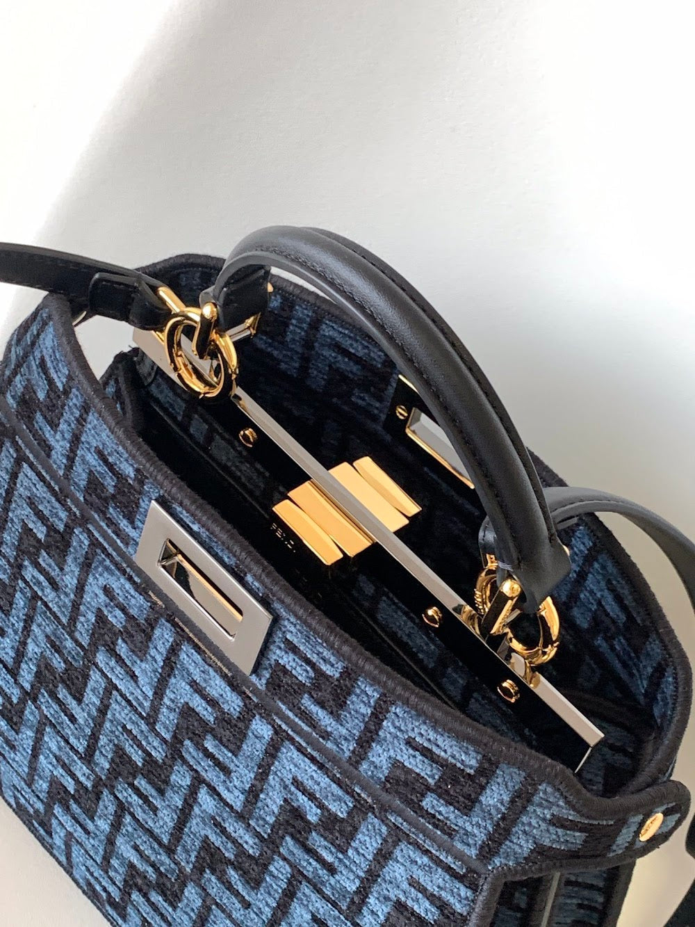 new-designer-premium-bags-nm15166