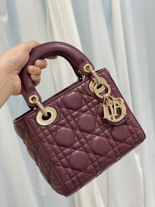 Dragons Bags Detail