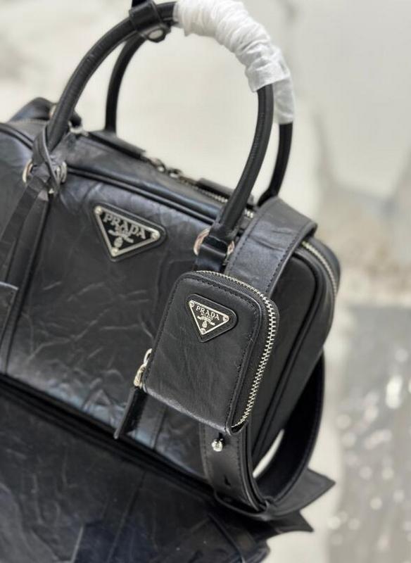 Dragons Bags Detail