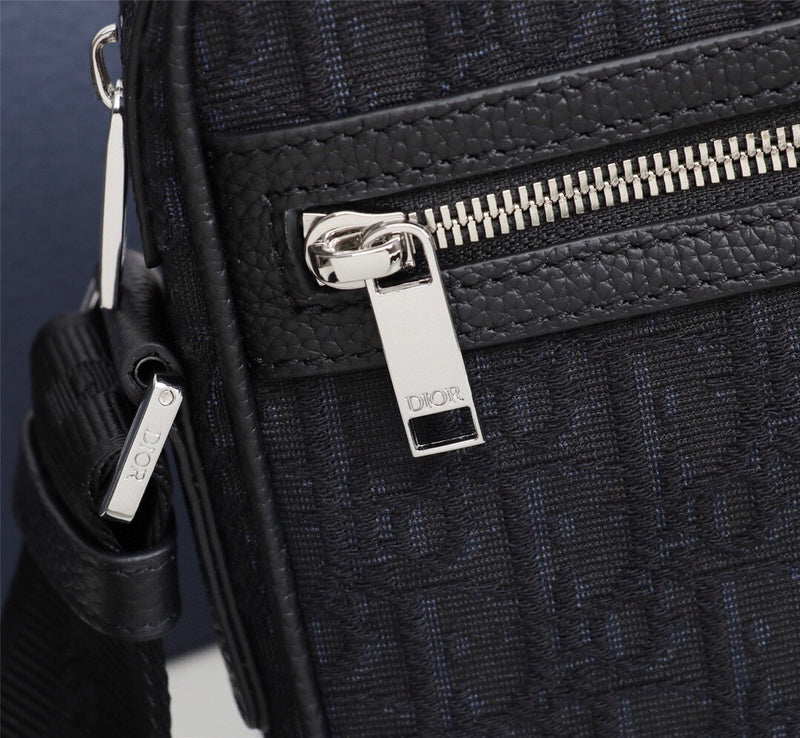 Dragons Bags Detail
