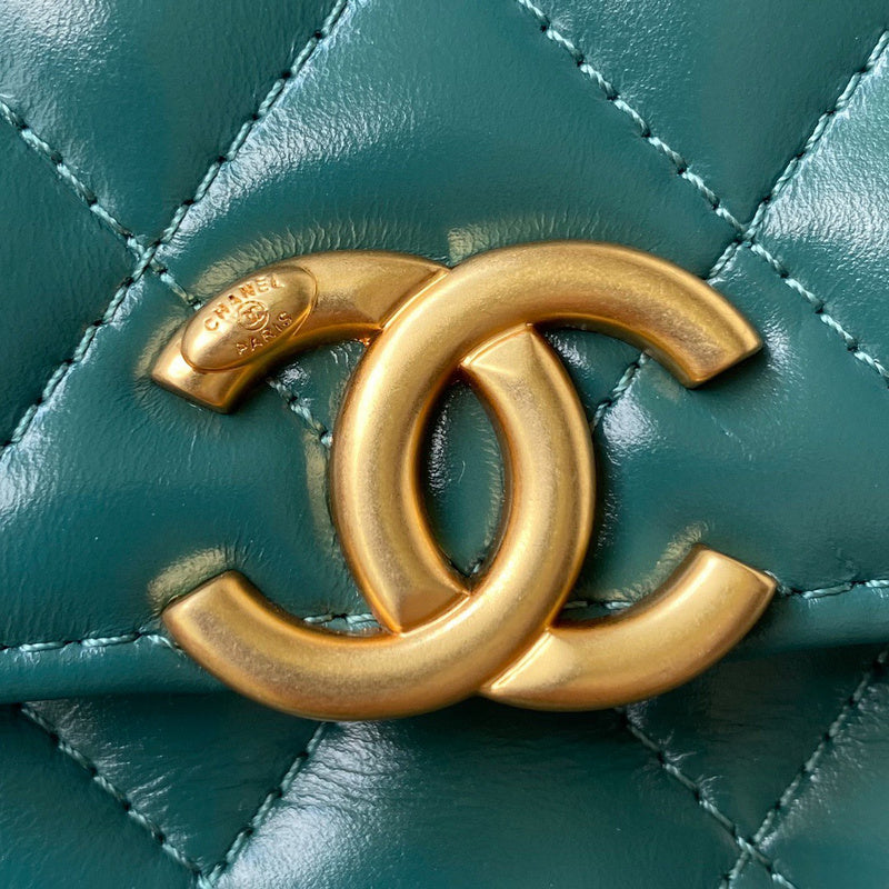 Dragons Bags Detail
