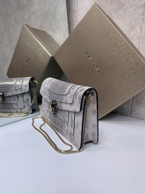 Dragons Bags Detail