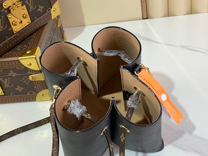 Dragons Bags ln Luxury Bag --62564