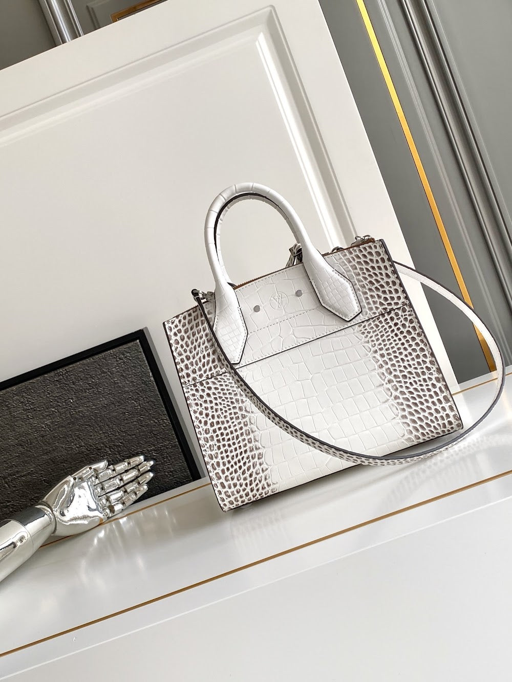 Dragons Bags ln Luxury Bag --96202