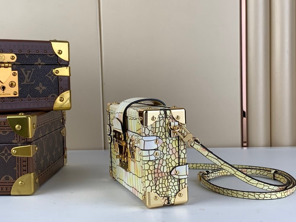 Dragons Bags ln Luxury Bag --61818