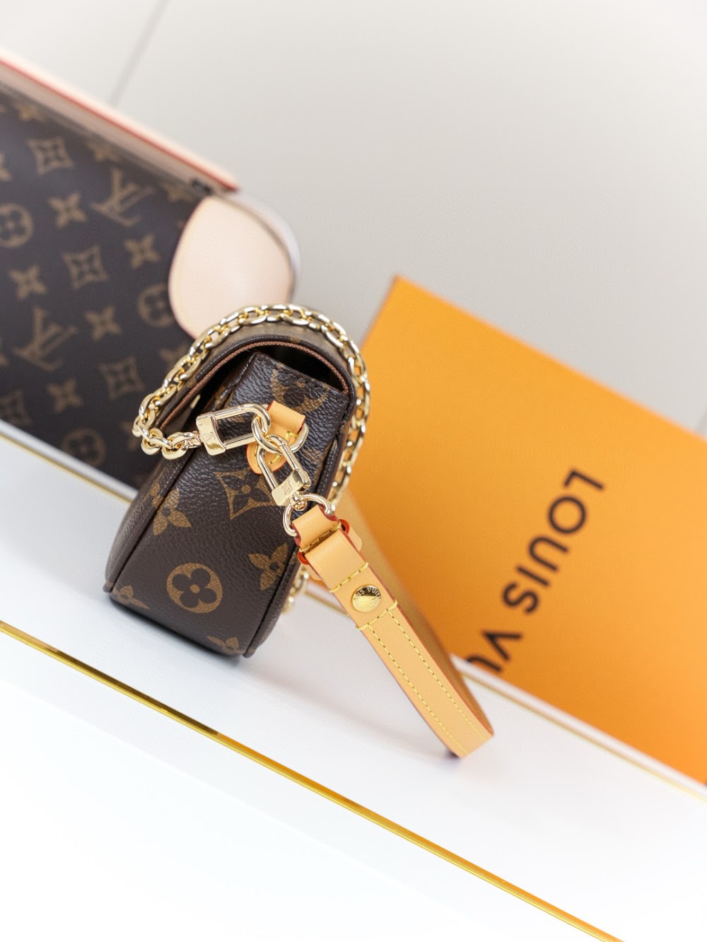 Dragons Bags ln Luxury Bag --81740