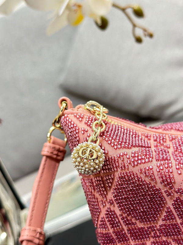 Dragons Bags Detail