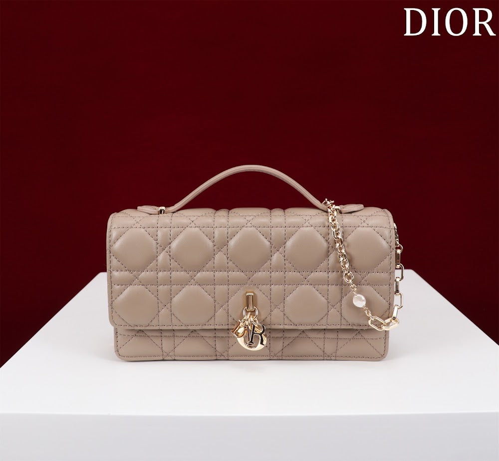 Dragons BagsDiorn Luxury Bag --116242