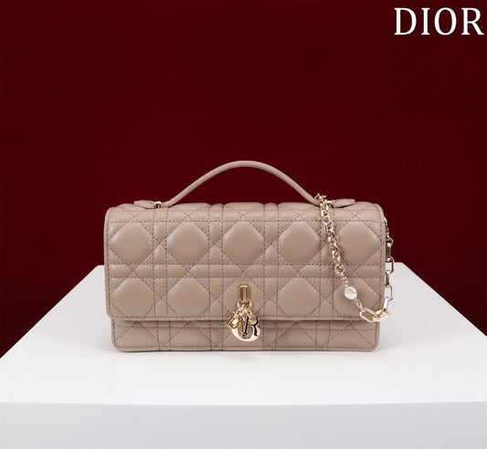 Dragons BagsDiorn Luxury Bag --116242