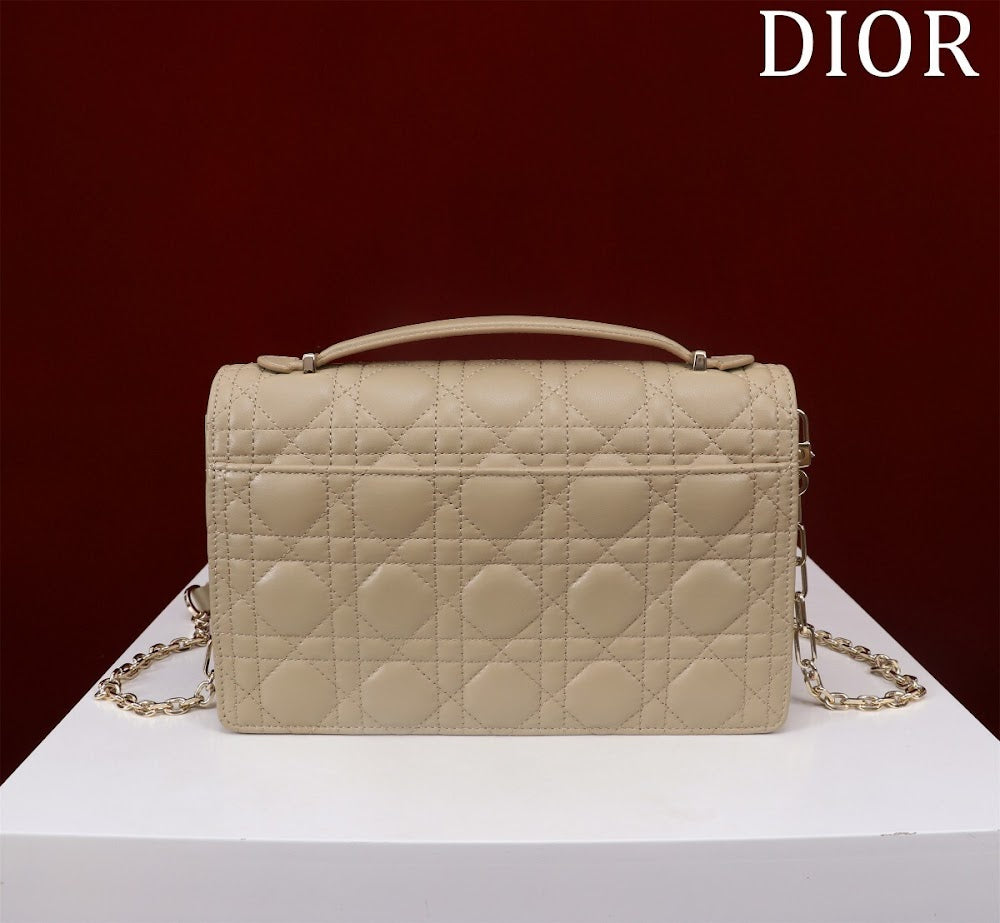 Dragons BagsDiorn Luxury Bag --116286