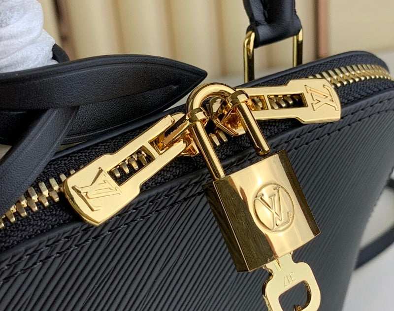 Dragons Bags ln Luxury Bag --68903