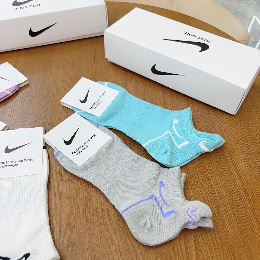 Dragons Bags Premium Luxury Socks --98183